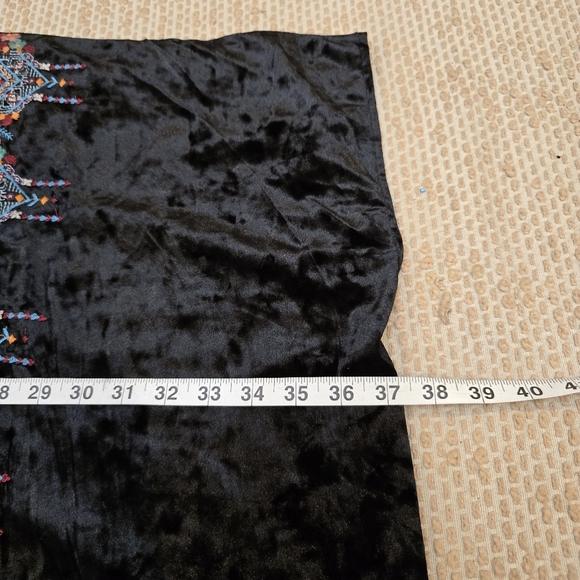Madeline Sparklestein Embroidered Floral Black Boho Velvet Kimono Top Size M/L - Picture 12 of 15